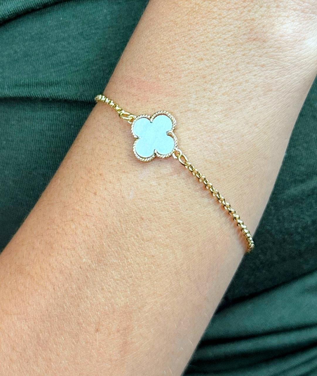 PULSEIRA TREVO BRANCO MADREPÉROLA