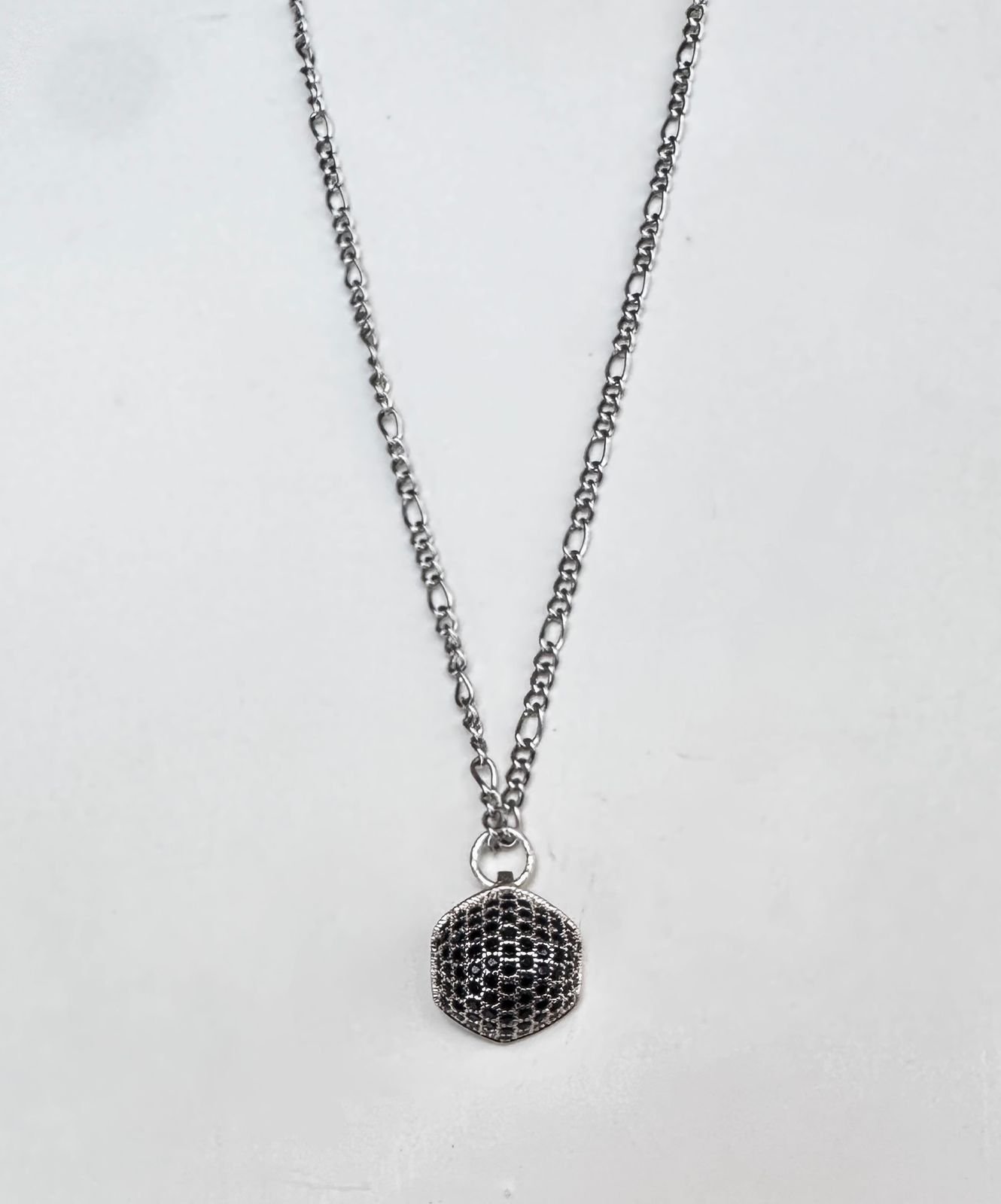 GARGANTILHA HEXA NOIR